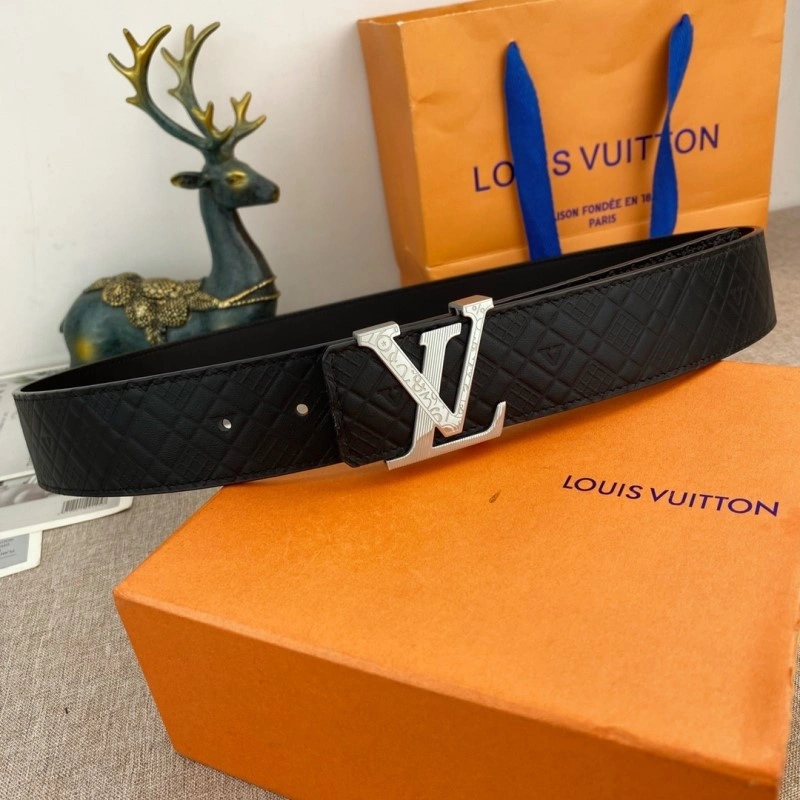 Versatile Louis Vuitton Belts 300805