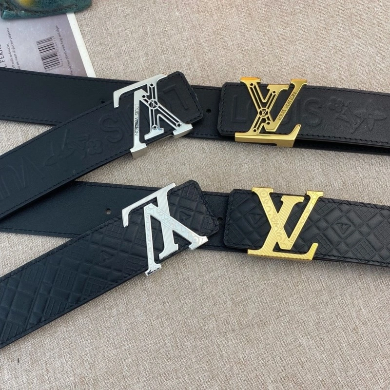 Versatile Louis Vuitton Belts 300805