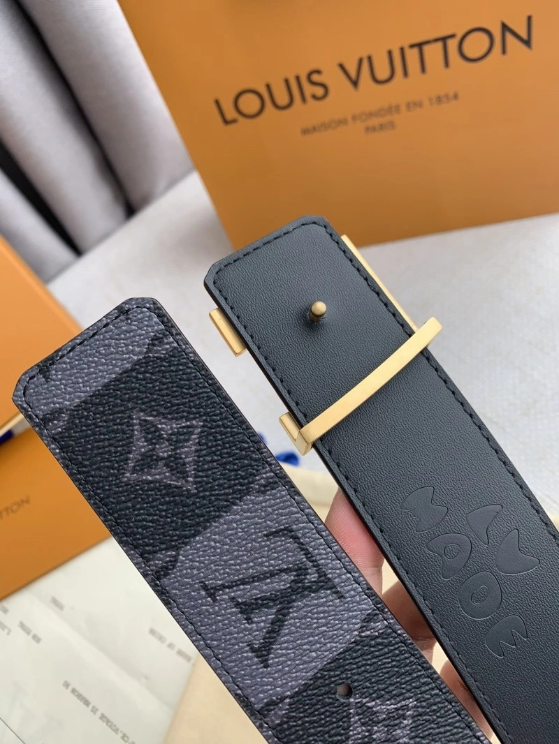 SmoothTexture Louis Vuitton Belts 300739