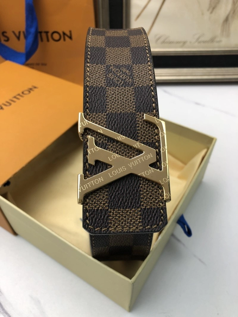 Minimalist Louis Vuitton Belts 300717