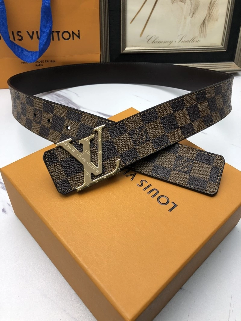 Minimalist Louis Vuitton Belts 300717