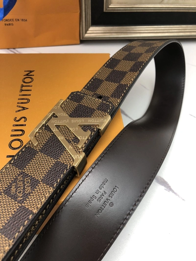 Minimalist Louis Vuitton Belts 300717