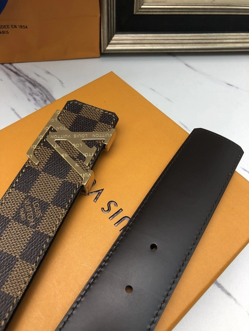 Minimalist Louis Vuitton Belts 300717