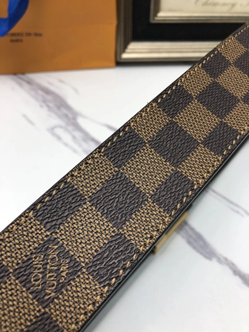 Minimalist Louis Vuitton Belts 300717