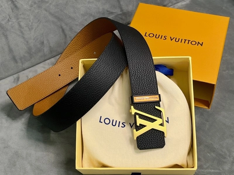 Functional Louis Vuitton Belts 300684