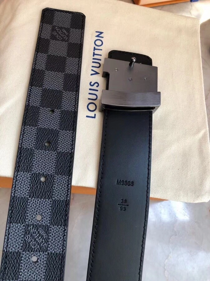 NewStyle Louis Vuitton Belts 300620