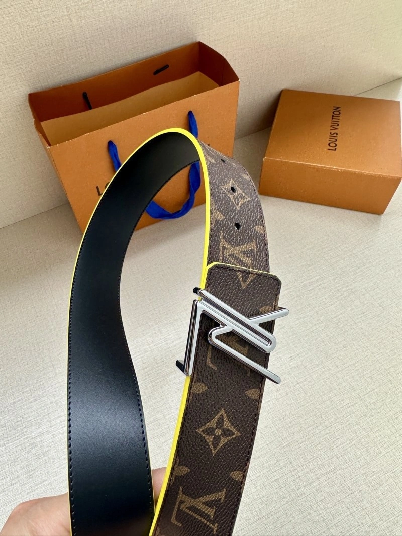 WellDesigned Louis Vuitton Belts 300622
