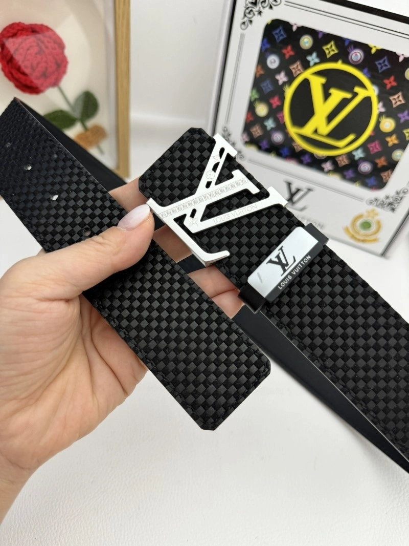 Louis Vuitton Belts Trendsetting 300594