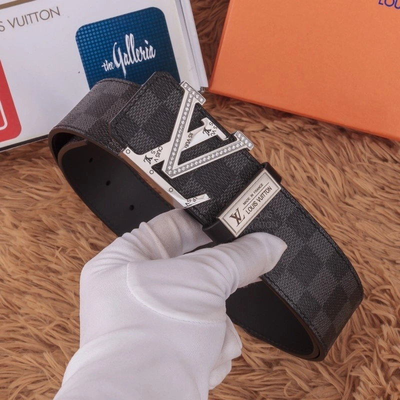 WellDesigned Louis Vuitton Belts 300562