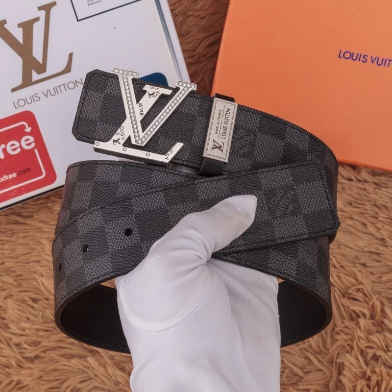 WellDesigned Louis Vuitton Belts 300562