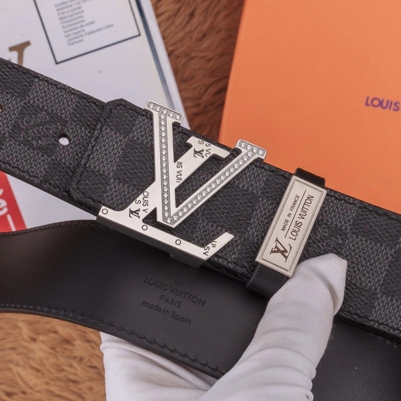 WellDesigned Louis Vuitton Belts 300562