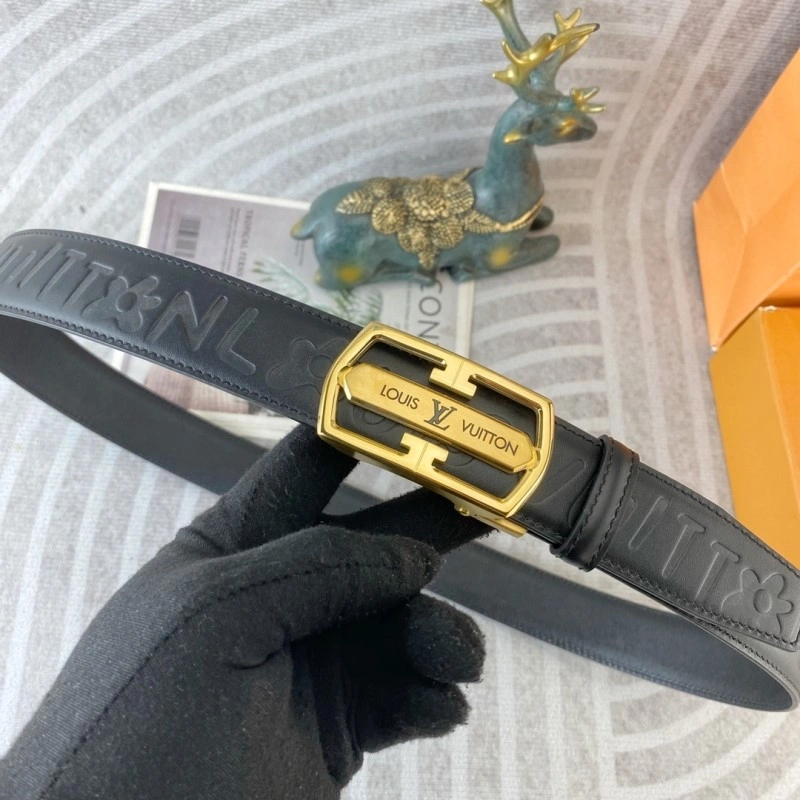 EyeCatching Louis Vuitton Belts 300509