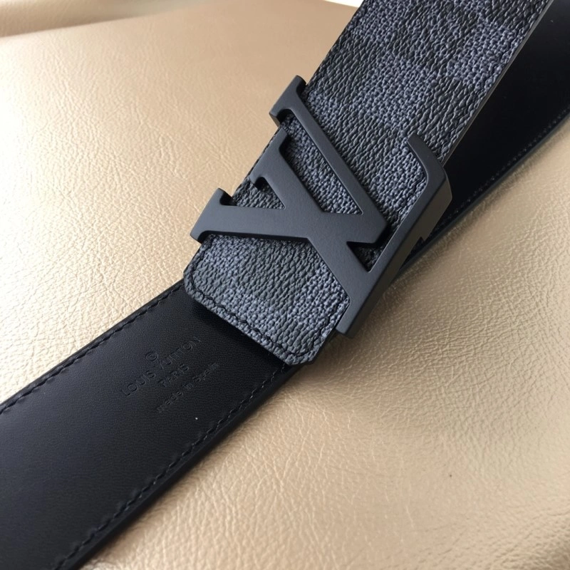 Versatile Louis Vuitton Belts 300440