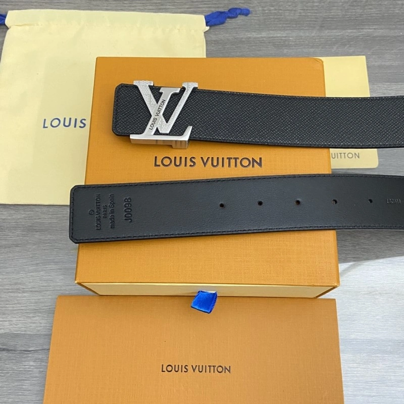 Effortless Louis Vuitton Belts 300439