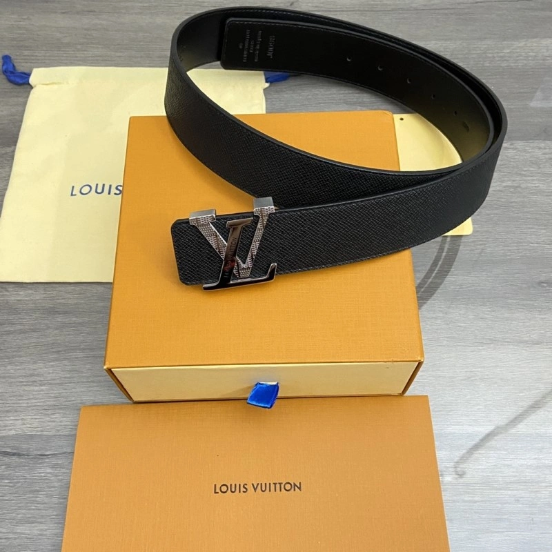 Effortless Louis Vuitton Belts 300439
