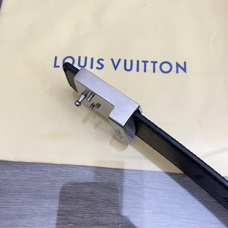Effortless Louis Vuitton Belts 300439