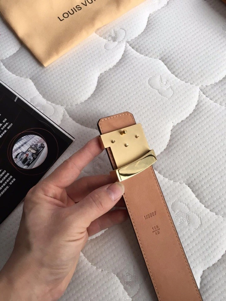 Louis Vuitton Belts Fashionable 300368