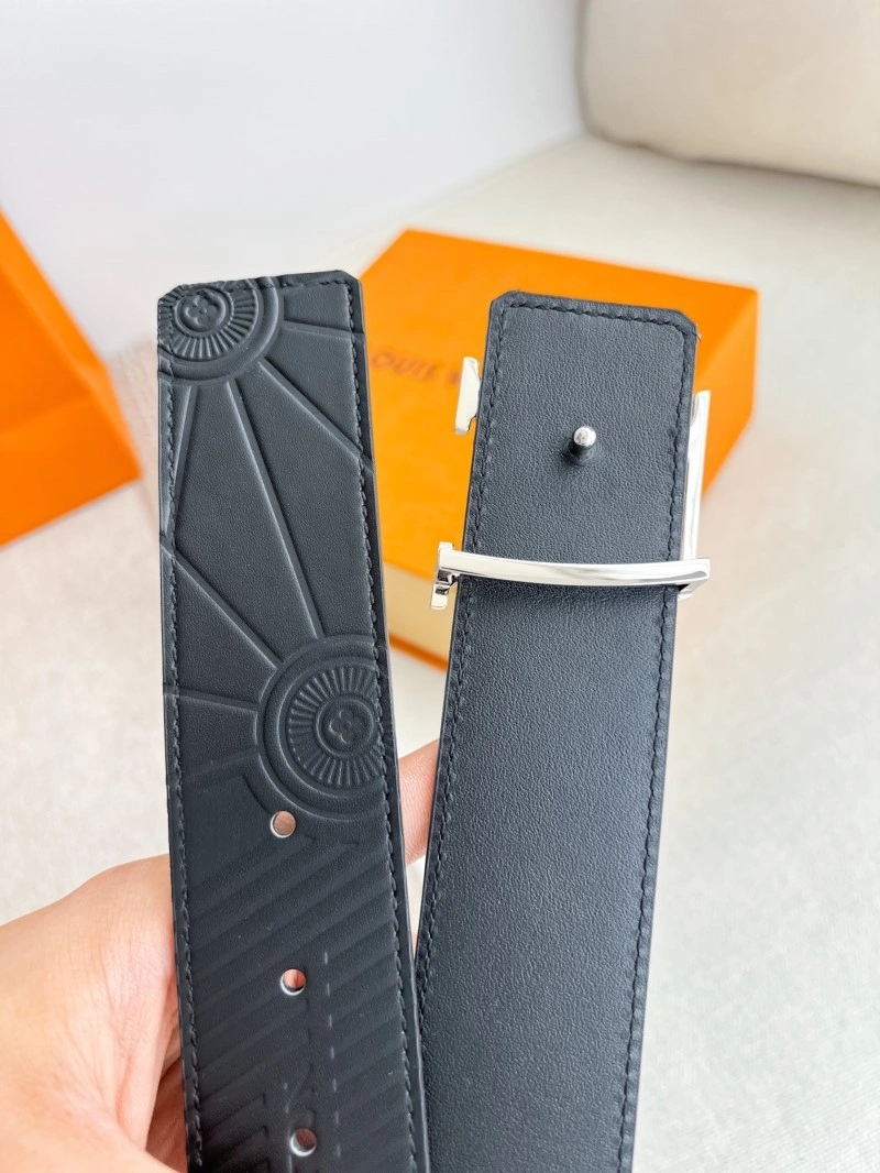Louis Vuitton Belts Attractive 300358