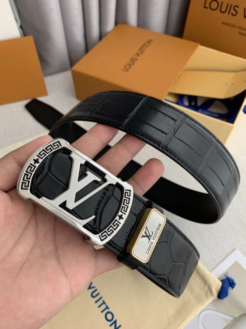 Elegant Louis Vuitton Belts 300321