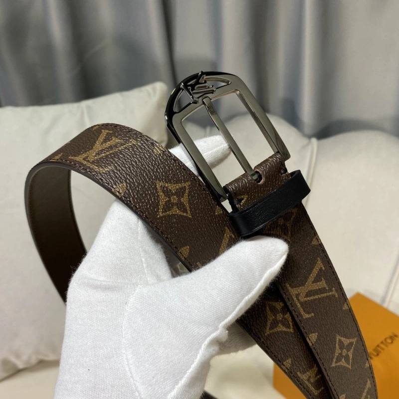 Lightweight Louis Vuitton Belts 300307