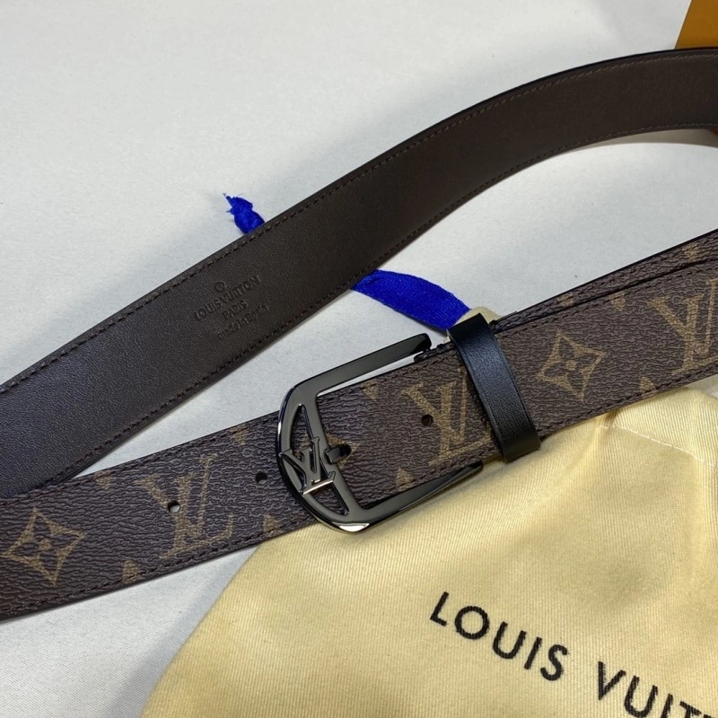Lightweight Louis Vuitton Belts 300307
