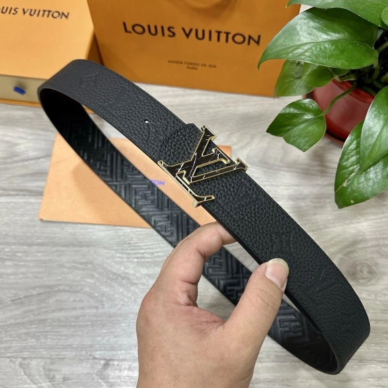 Versatile Louis Vuitton Belts 300240