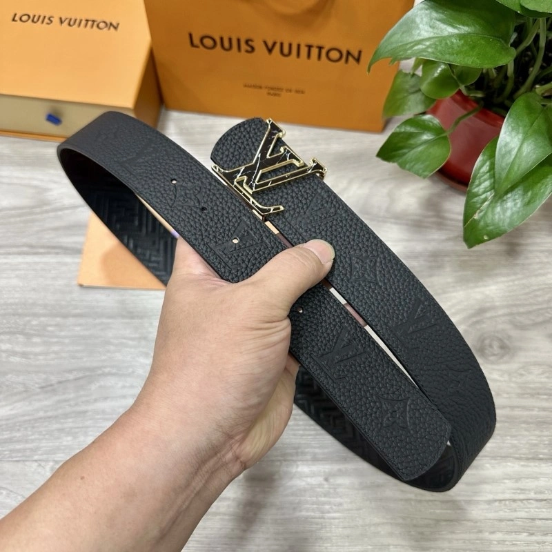 Versatile Louis Vuitton Belts 300240