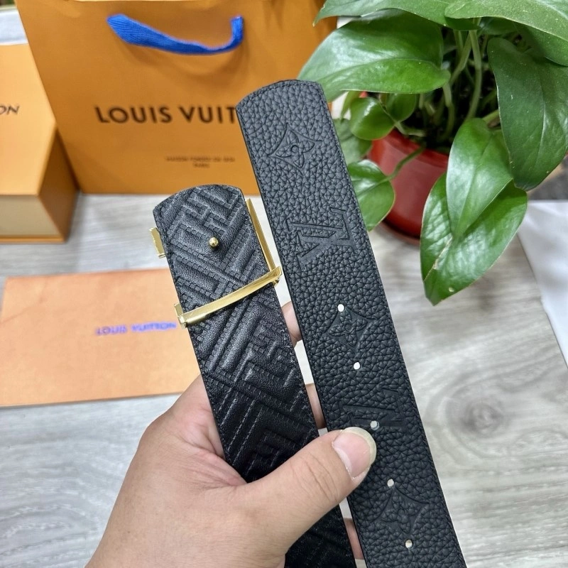 Versatile Louis Vuitton Belts 300240