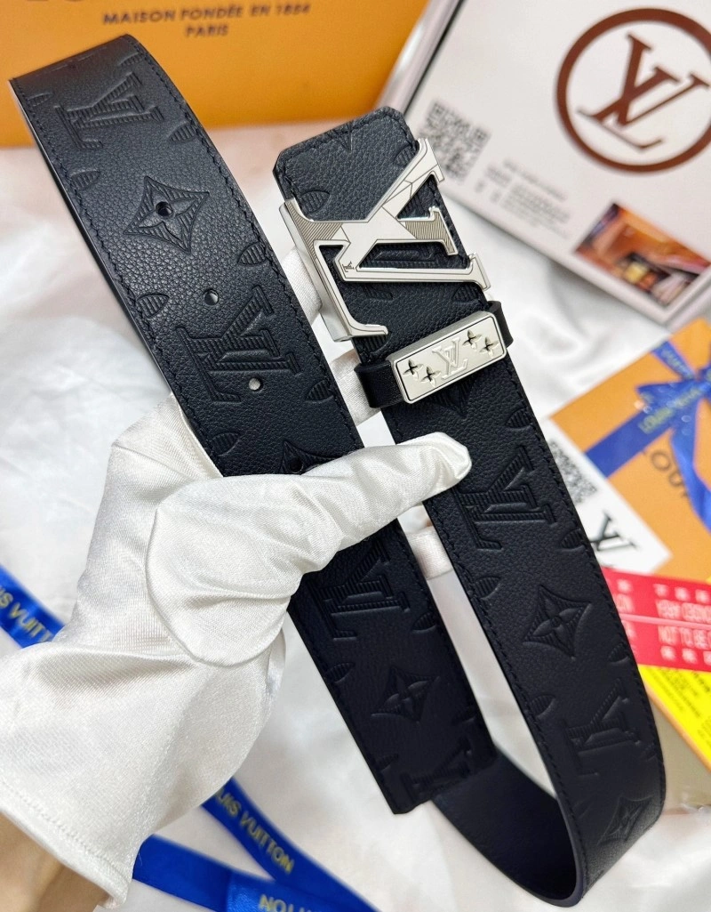Louis Vuitton Belts Functional 300176