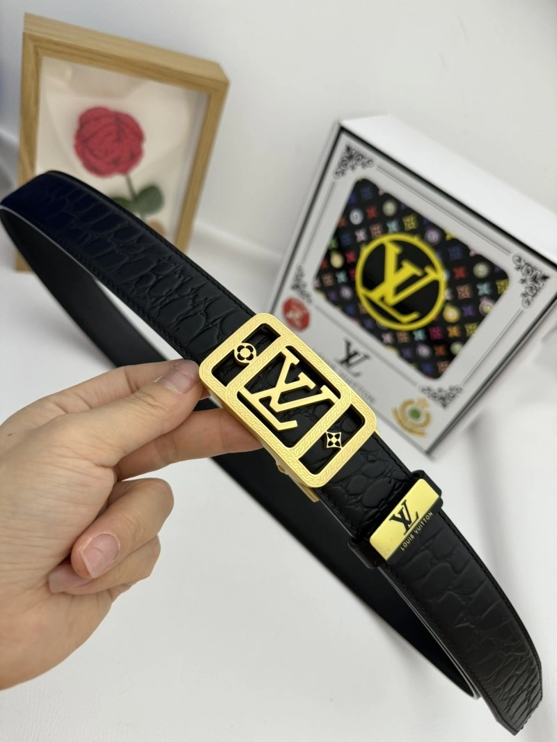 Functional Louis Vuitton Belts 300178