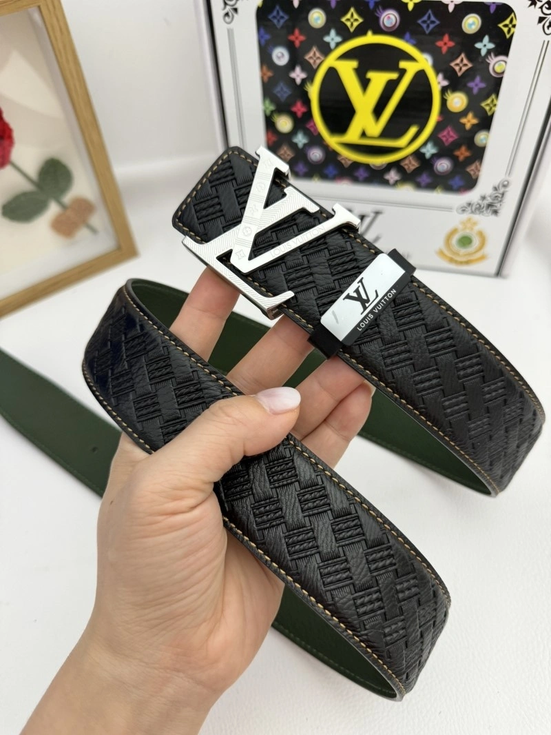 Neat Louis Vuitton Belts 300179