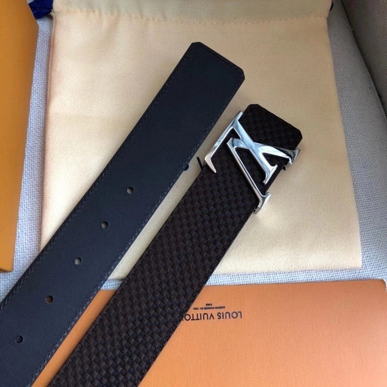 Louis Vuitton Belts UrbanChic 300129
