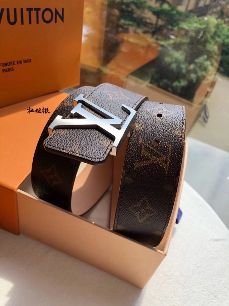 Louis Vuitton Belts Unisex 300141
