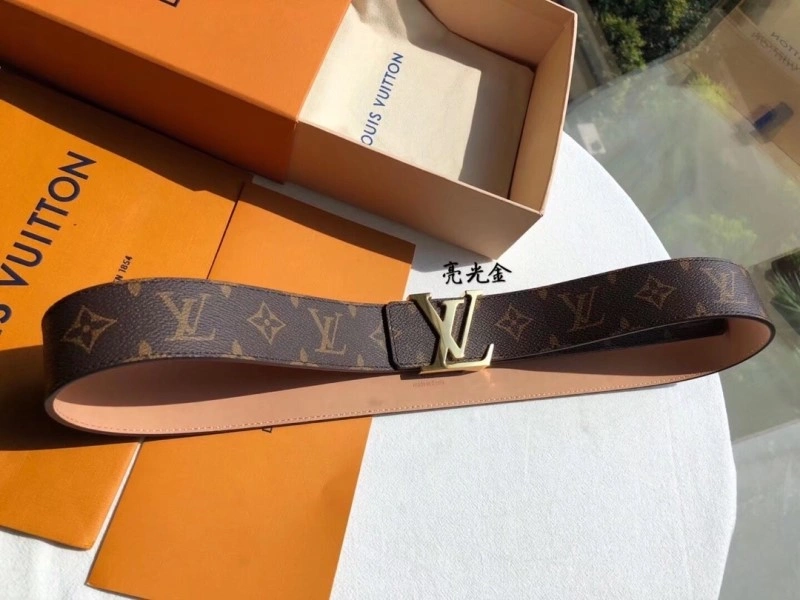 Breathable Louis Vuitton Belts 300128