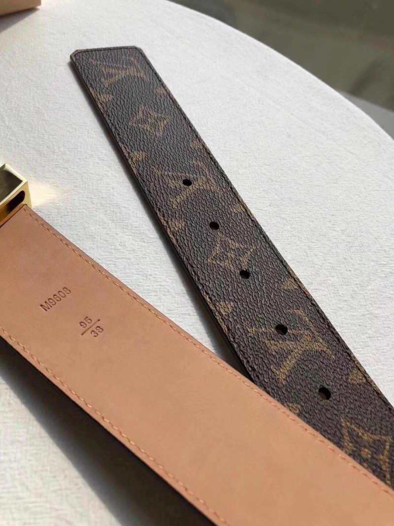 Breathable Louis Vuitton Belts 300128