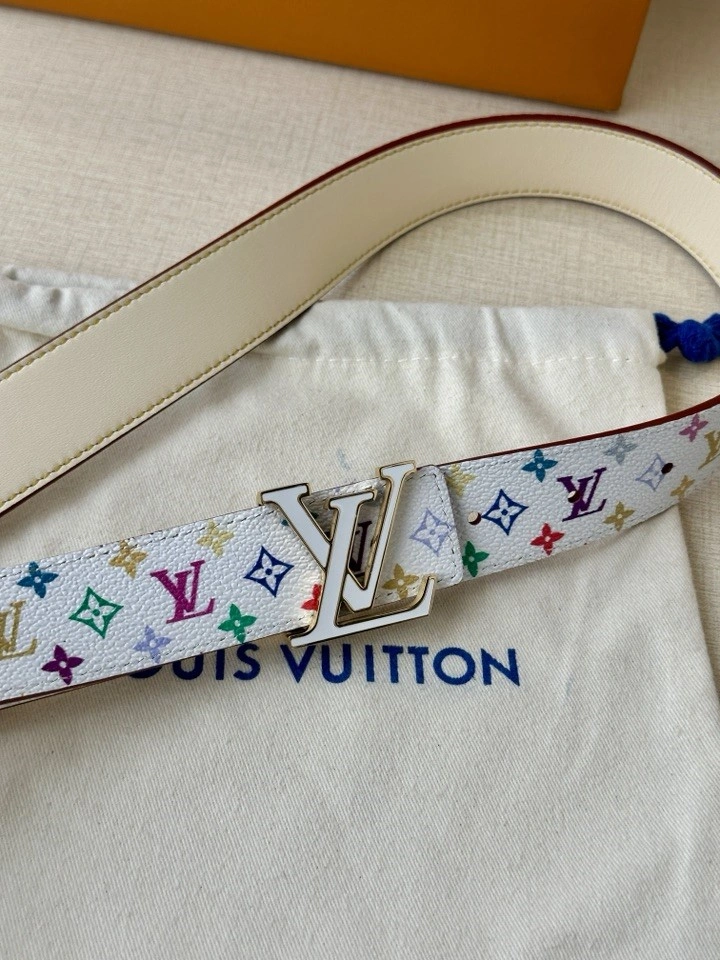 Effortless Louis Vuitton Belts 300130