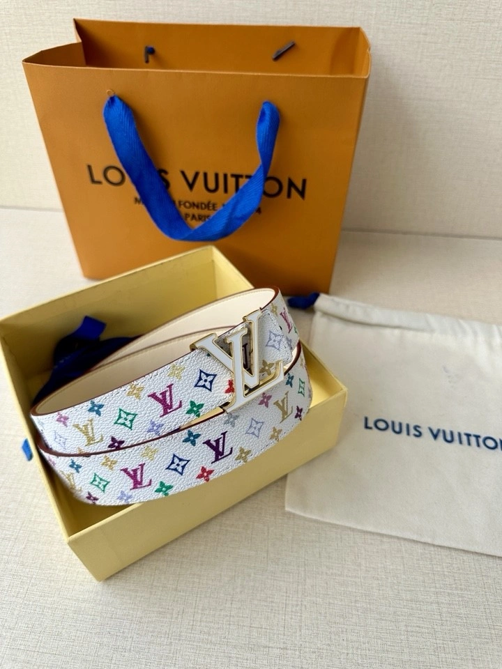 Effortless Louis Vuitton Belts 300130