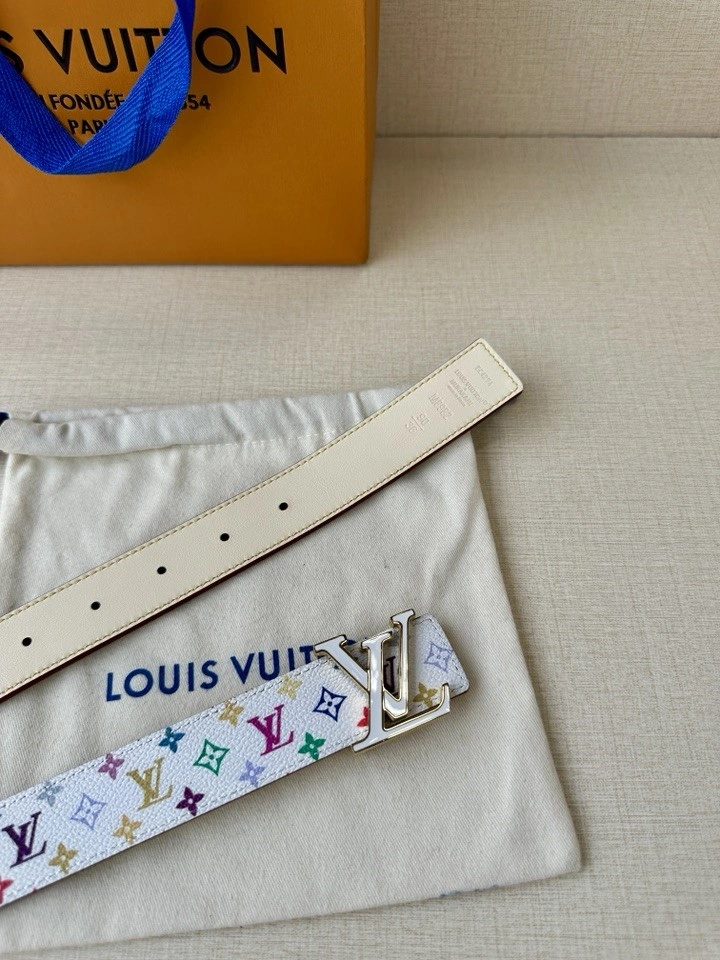 Effortless Louis Vuitton Belts 300130