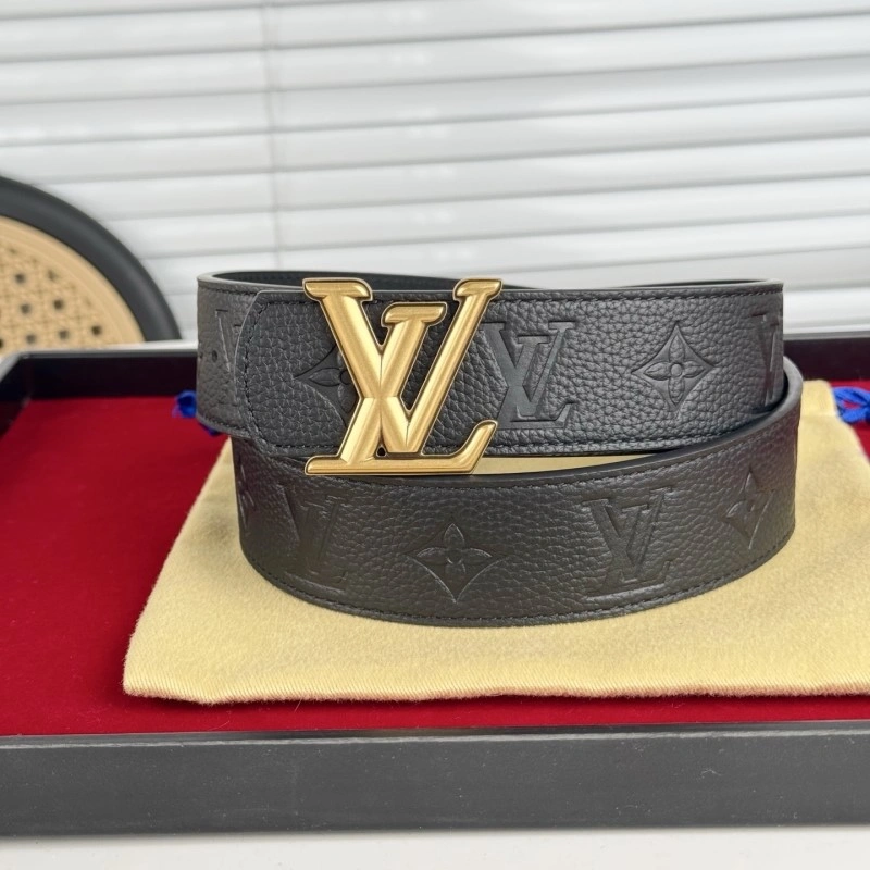 Minimalist Louis Vuitton Belts 300096