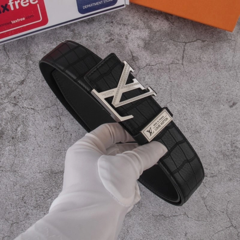 Minimalist Louis Vuitton Belts 300077