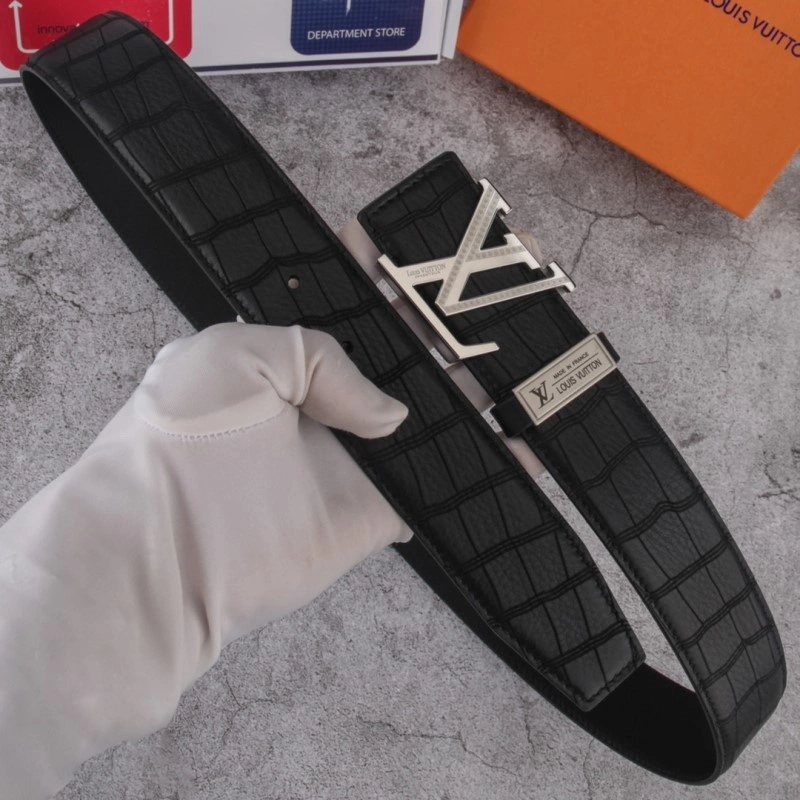 Minimalist Louis Vuitton Belts 300077