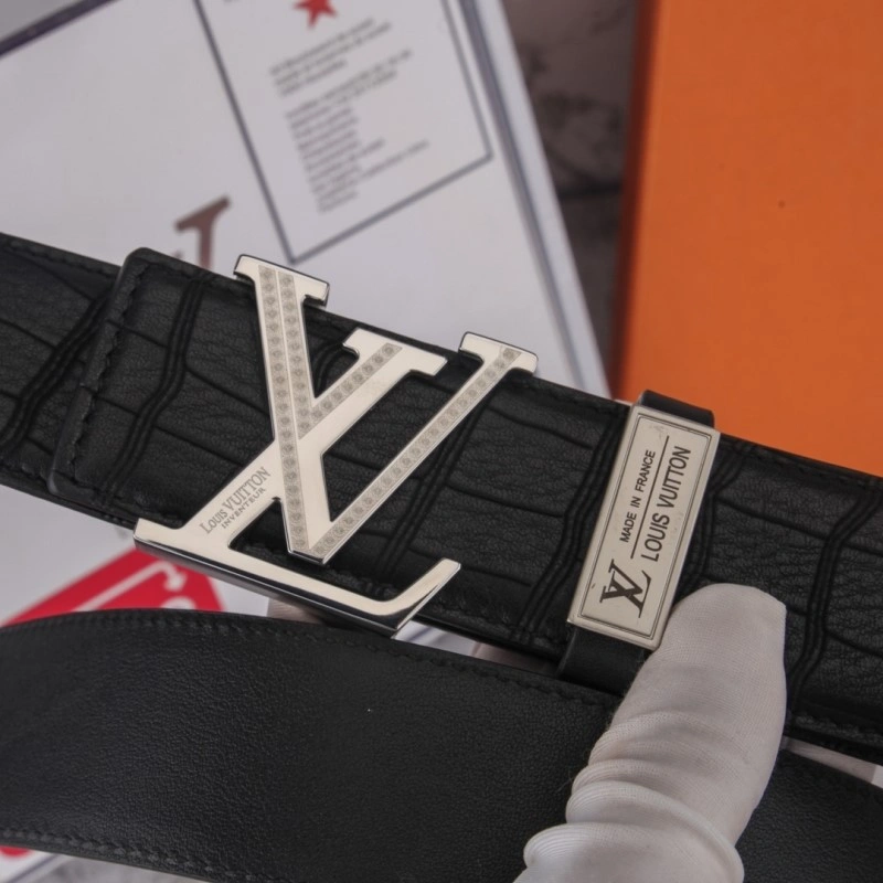 Minimalist Louis Vuitton Belts 300077