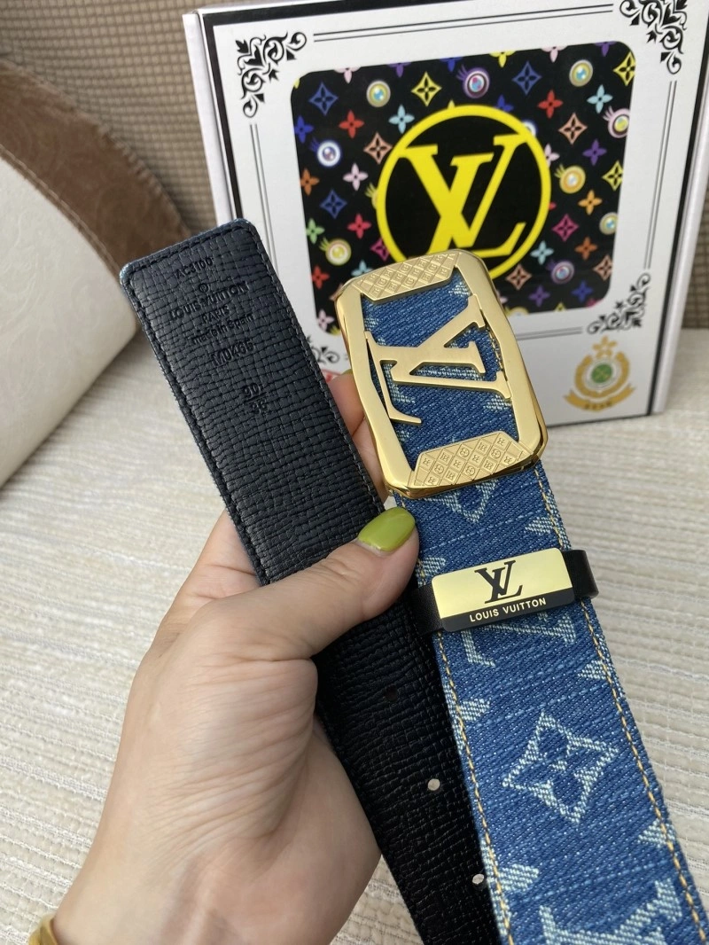 Effortless Louis Vuitton Belts 300020