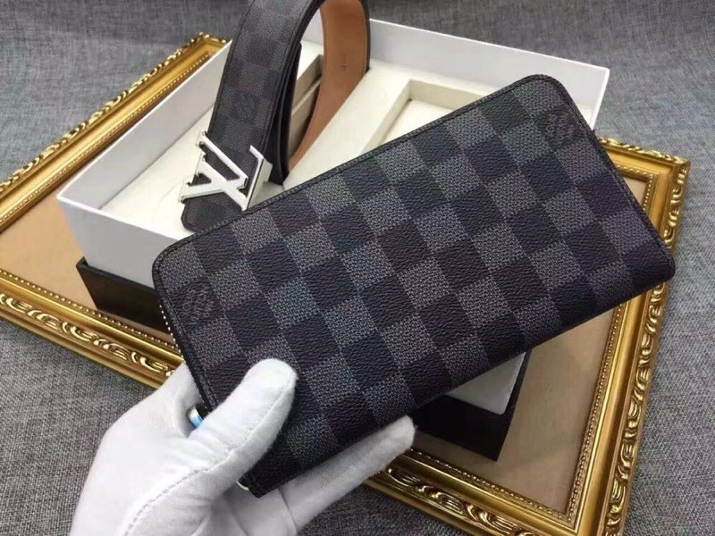 Louis Vuitton Belts Youthful 300007