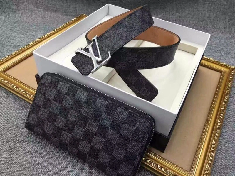 Louis Vuitton Belts Youthful 300007