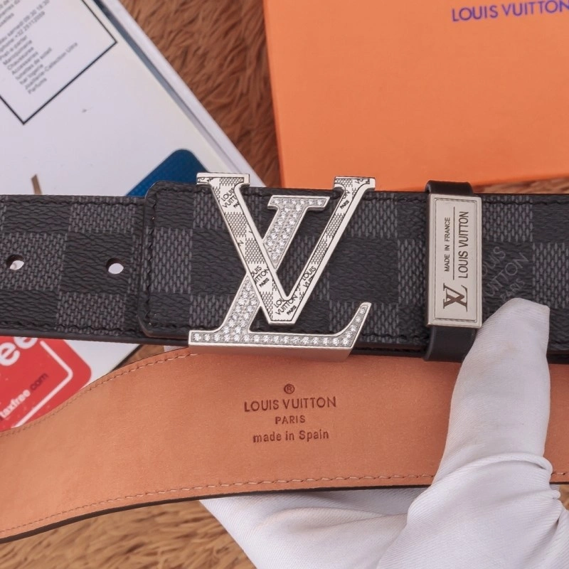 Modern Louis Vuitton Belts 299984