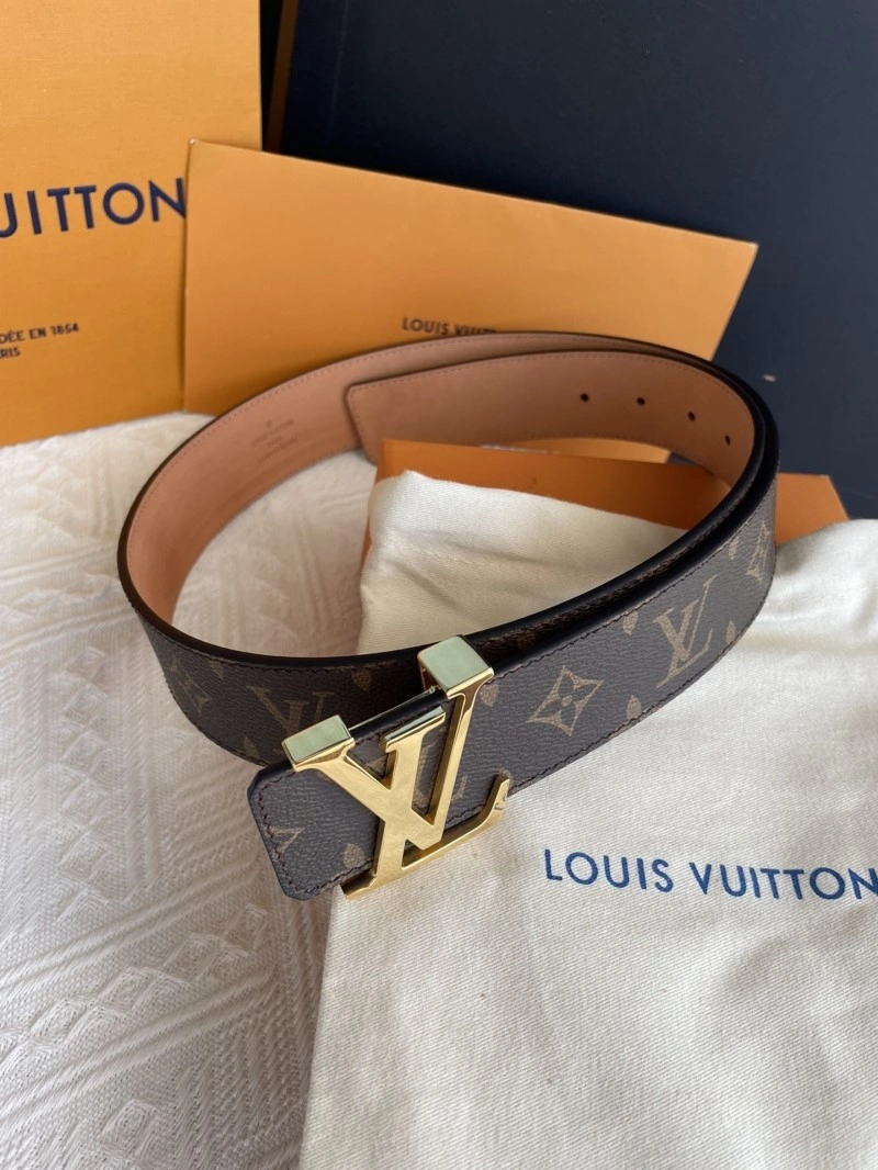 Snug Louis Vuitton Belts 299911
