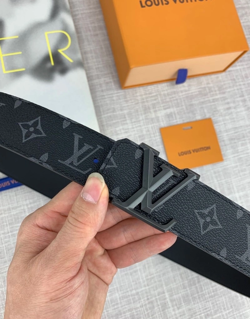 Versatile Louis Vuitton Belts 299884