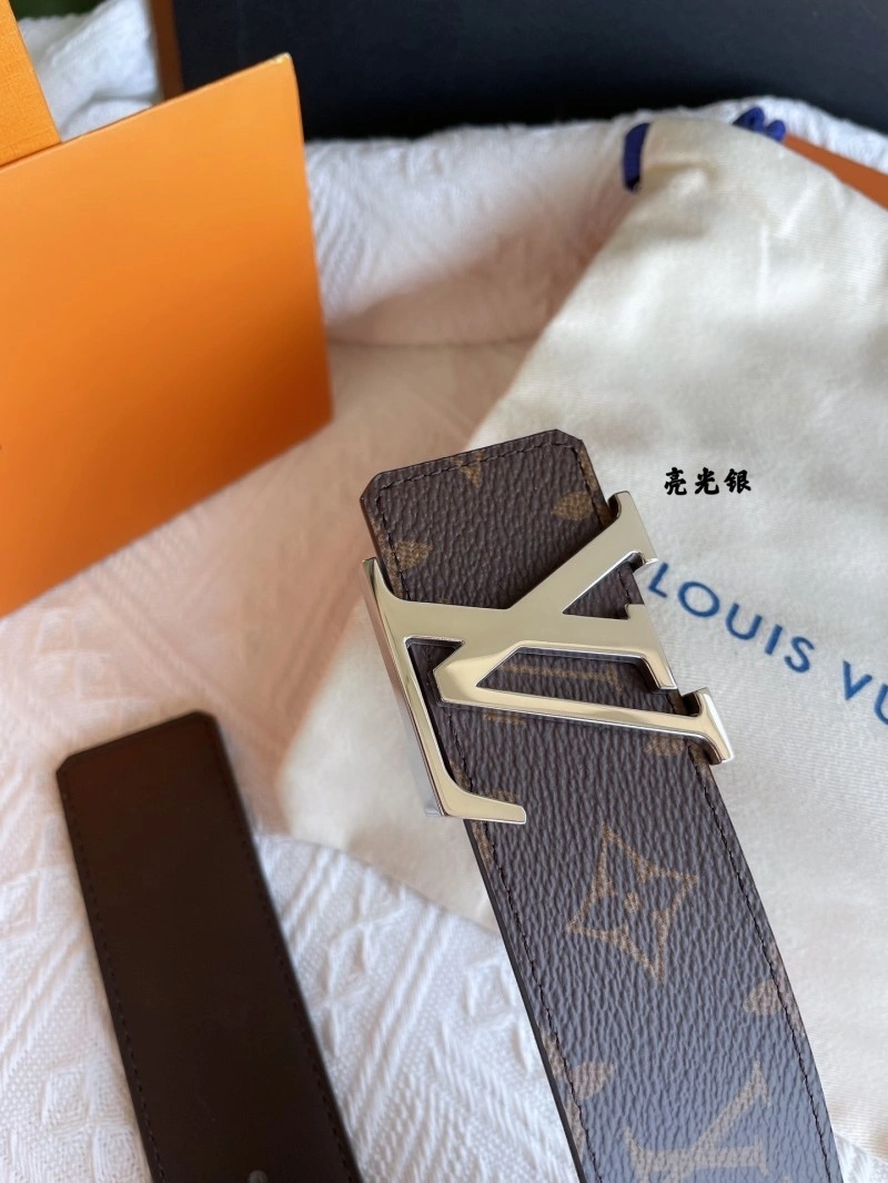 Louis Vuitton Belts ZipUp 299786