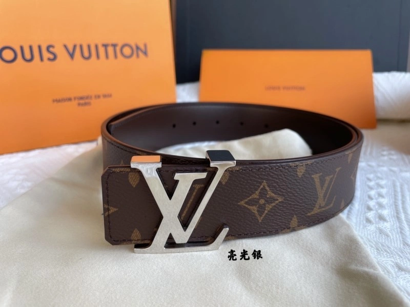 Louis Vuitton Belts ZipUp 299786